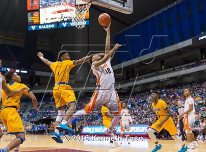 Thumbnail 1 in Lancaster vs. Fort Bend Elkins (UIL 5A Final) photogallery.
