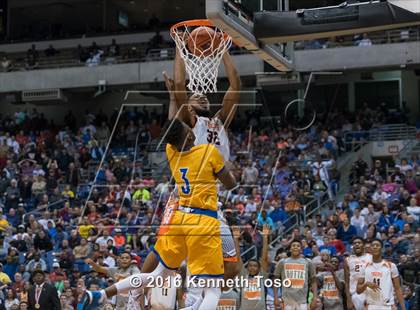 Thumbnail 3 in Lancaster vs. Fort Bend Elkins (UIL 5A Final) photogallery.