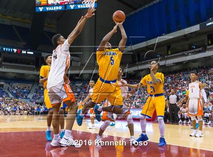 Thumbnail 3 in Lancaster vs. Fort Bend Elkins (UIL 5A Final) photogallery.