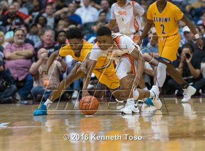 Thumbnail 2 in Lancaster vs. Fort Bend Elkins (UIL 5A Final) photogallery.