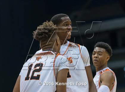 Thumbnail 3 in Lancaster vs. Fort Bend Elkins (UIL 5A Final) photogallery.