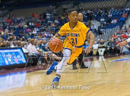 Thumbnail 3 in Lancaster vs. Fort Bend Elkins (UIL 5A Final) photogallery.
