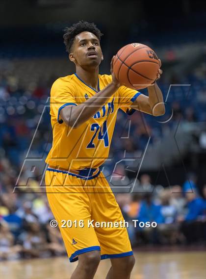 Thumbnail 1 in Lancaster vs. Fort Bend Elkins (UIL 5A Final) photogallery.