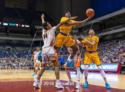 Thumbnail 2 in Lancaster vs. Fort Bend Elkins (UIL 5A Final) photogallery.