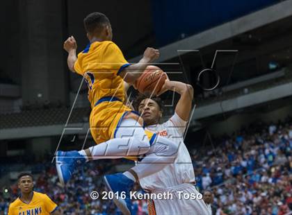 Thumbnail 2 in Lancaster vs. Fort Bend Elkins (UIL 5A Final) photogallery.