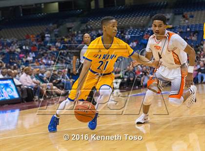 Thumbnail 1 in Lancaster vs. Fort Bend Elkins (UIL 5A Final) photogallery.