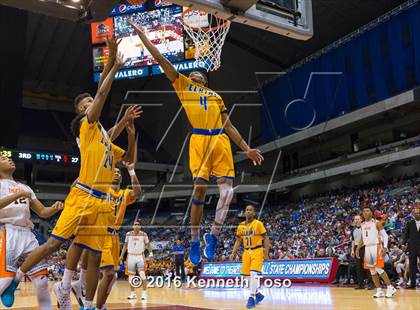 Thumbnail 2 in Lancaster vs. Fort Bend Elkins (UIL 5A Final) photogallery.