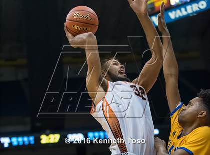 Thumbnail 1 in Lancaster vs. Fort Bend Elkins (UIL 5A Final) photogallery.