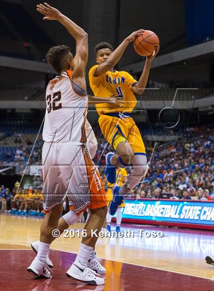 Thumbnail 1 in Lancaster vs. Fort Bend Elkins (UIL 5A Final) photogallery.