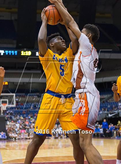 Thumbnail 2 in Lancaster vs. Fort Bend Elkins (UIL 5A Final) photogallery.