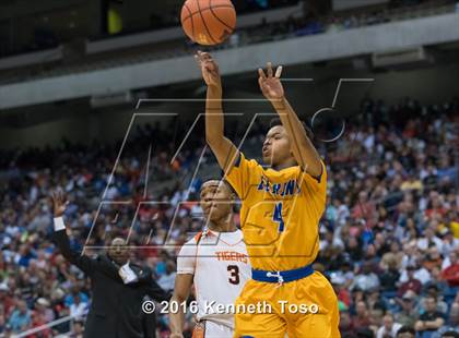 Thumbnail 2 in Lancaster vs. Fort Bend Elkins (UIL 5A Final) photogallery.