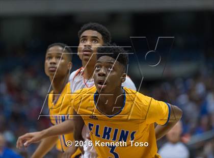 Thumbnail 3 in Lancaster vs. Fort Bend Elkins (UIL 5A Final) photogallery.