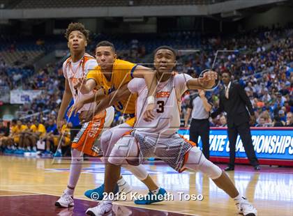 Thumbnail 1 in Lancaster vs. Fort Bend Elkins (UIL 5A Final) photogallery.