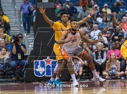 Thumbnail 2 in Lancaster vs. Fort Bend Elkins (UIL 5A Final) photogallery.