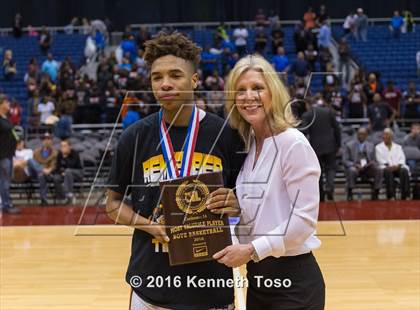 Thumbnail 3 in Lancaster vs. Fort Bend Elkins (UIL 5A Final) photogallery.