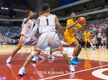 Thumbnail 3 in Lancaster vs. Fort Bend Elkins (UIL 5A Final) photogallery.