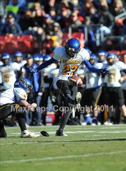 Thumbnail 2 in Valor Christian vs. Wheat Ridge (CHSAA 4A Final) photogallery.
