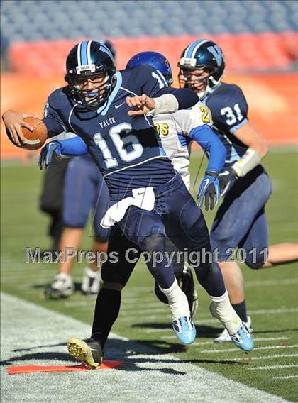 Thumbnail 3 in Valor Christian vs. Wheat Ridge (CHSAA 4A Final) photogallery.
