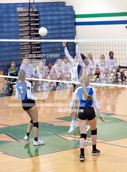 Thumbnail 1 in Parkwood @ Weddington photogallery.
