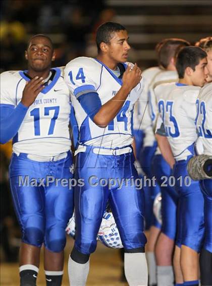 Thumbnail 2 in Lincolnton vs. Polk County (NCHSAA 2A Playoffs) photogallery.