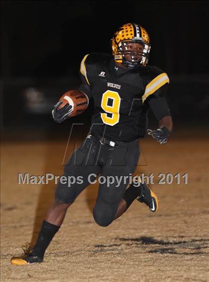 Thumbnail 3 in Lincolnton vs. Polk County (NCHSAA 2A Playoffs) photogallery.
