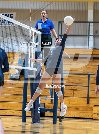 Thumbnail 2 in Greenfield @ Fayetteville Academy photogallery.