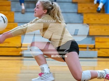 Thumbnail 1 in Greenfield @ Fayetteville Academy photogallery.