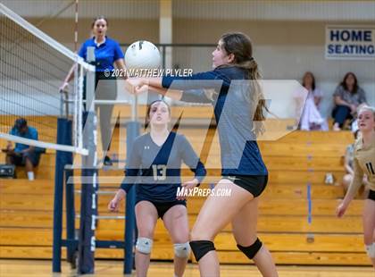 Thumbnail 2 in Greenfield @ Fayetteville Academy photogallery.