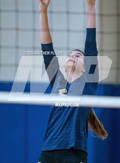Thumbnail 1 in Greenfield @ Fayetteville Academy photogallery.