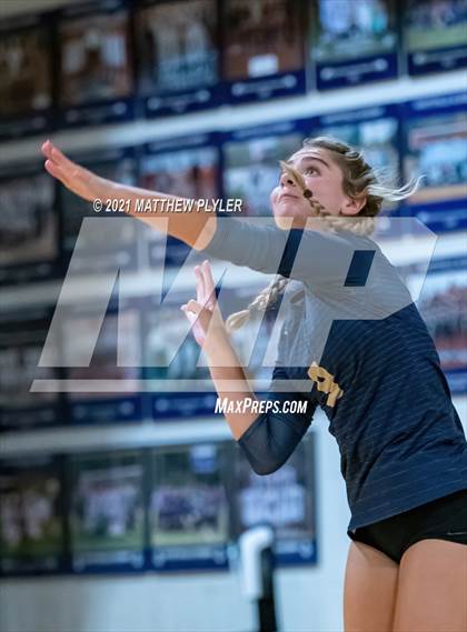 Thumbnail 3 in Greenfield @ Fayetteville Academy photogallery.