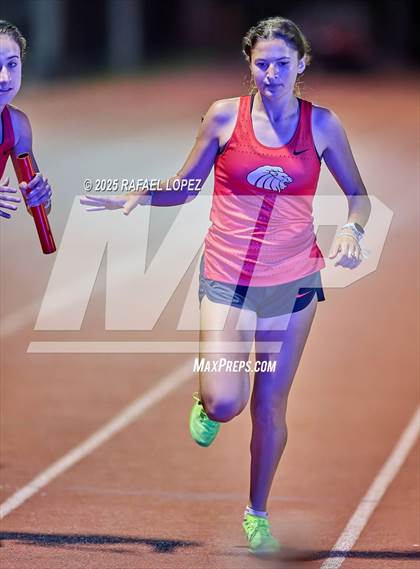 Thumbnail 3 in Eagle No Tax Relays (4x800M) photogallery.