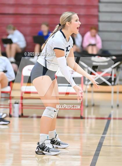 Thumbnail 2 in Willow Canyon vs. Paradise Valley photogallery.