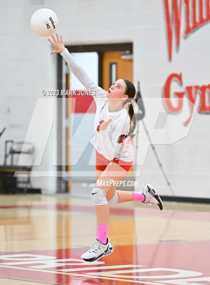 Thumbnail 2 in Willow Canyon vs. Paradise Valley photogallery.