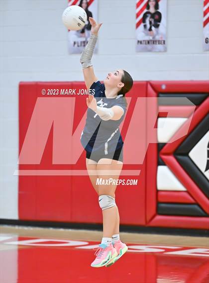 Thumbnail 1 in Willow Canyon vs. Paradise Valley photogallery.
