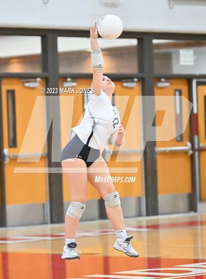 Thumbnail 2 in Willow Canyon vs. Paradise Valley photogallery.