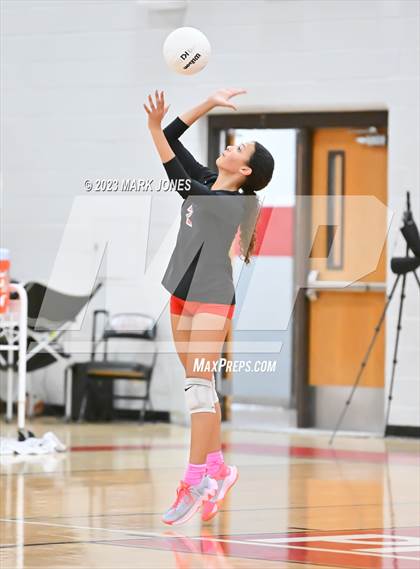 Thumbnail 2 in Willow Canyon vs. Paradise Valley photogallery.