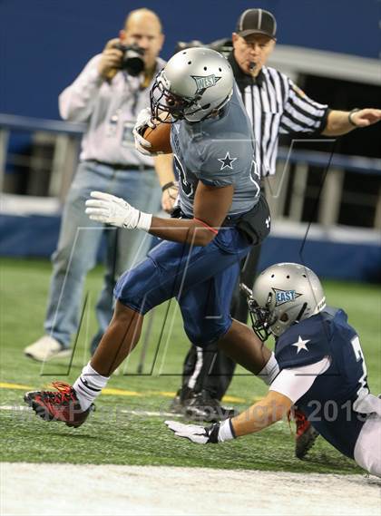 Thumbnail 3 in Blue-Grey All-American Game (@ AT&T Stadium) photogallery.