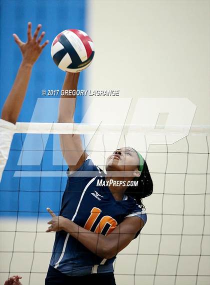 Thumbnail 3 in Guyer [John H.] vs Sachse photogallery.