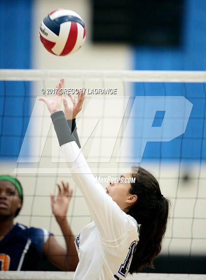 Thumbnail 3 in Guyer [John H.] vs Sachse photogallery.