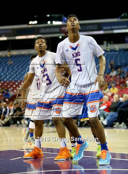 Thumbnail 2 in St. Joseph Notre Dame vs St. Bernard (CIF State D5 Final) photogallery.