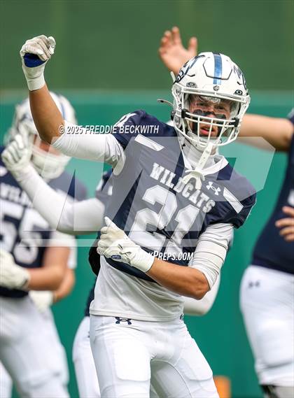 Thumbnail 1 in Walnut Grove vs. Argyle (UIL 5A D2 Football Regional) photogallery.