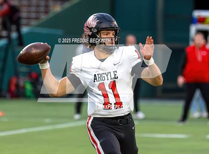 Thumbnail 2 in Walnut Grove vs. Argyle (UIL 5A D2 Football Regional) photogallery.