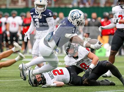 Thumbnail 3 in Walnut Grove vs. Argyle (UIL 5A D2 Football Regional) photogallery.