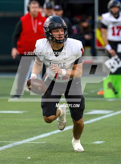 Thumbnail 1 in Walnut Grove vs. Argyle (UIL 5A D2 Football Regional) photogallery.