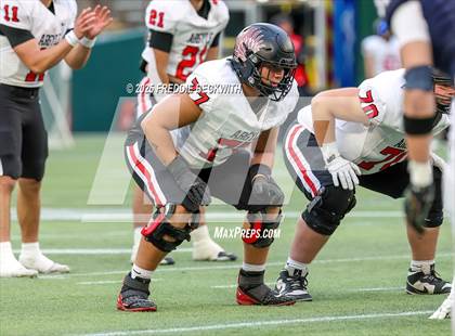 Thumbnail 3 in Walnut Grove vs. Argyle (UIL 5A D2 Football Regional) photogallery.