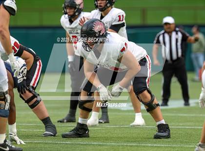 Thumbnail 3 in Walnut Grove vs. Argyle (UIL 5A D2 Football Regional) photogallery.