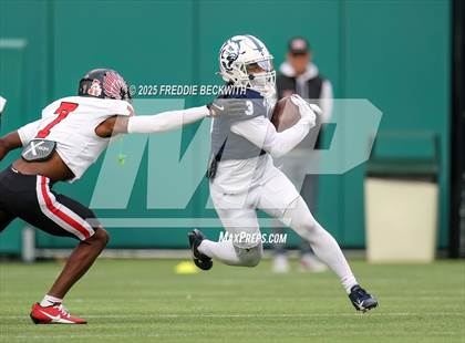 Thumbnail 1 in Walnut Grove vs. Argyle (UIL 5A D2 Football Regional) photogallery.