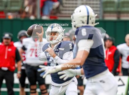 Thumbnail 2 in Walnut Grove vs. Argyle (UIL 5A D2 Football Regional) photogallery.