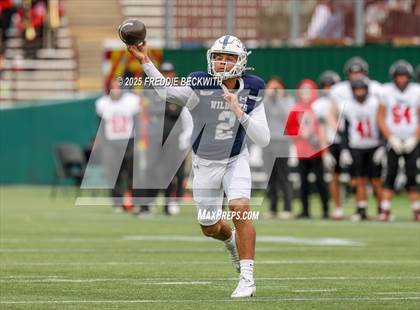 Thumbnail 3 in Walnut Grove vs. Argyle (UIL 5A D2 Football Regional) photogallery.