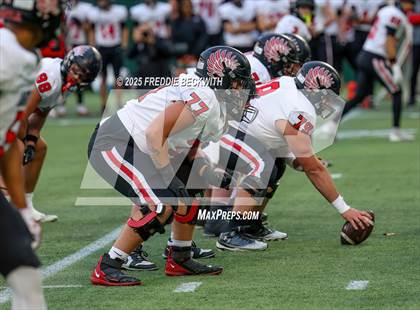Thumbnail 2 in Walnut Grove vs. Argyle (UIL 5A D2 Football Regional) photogallery.
